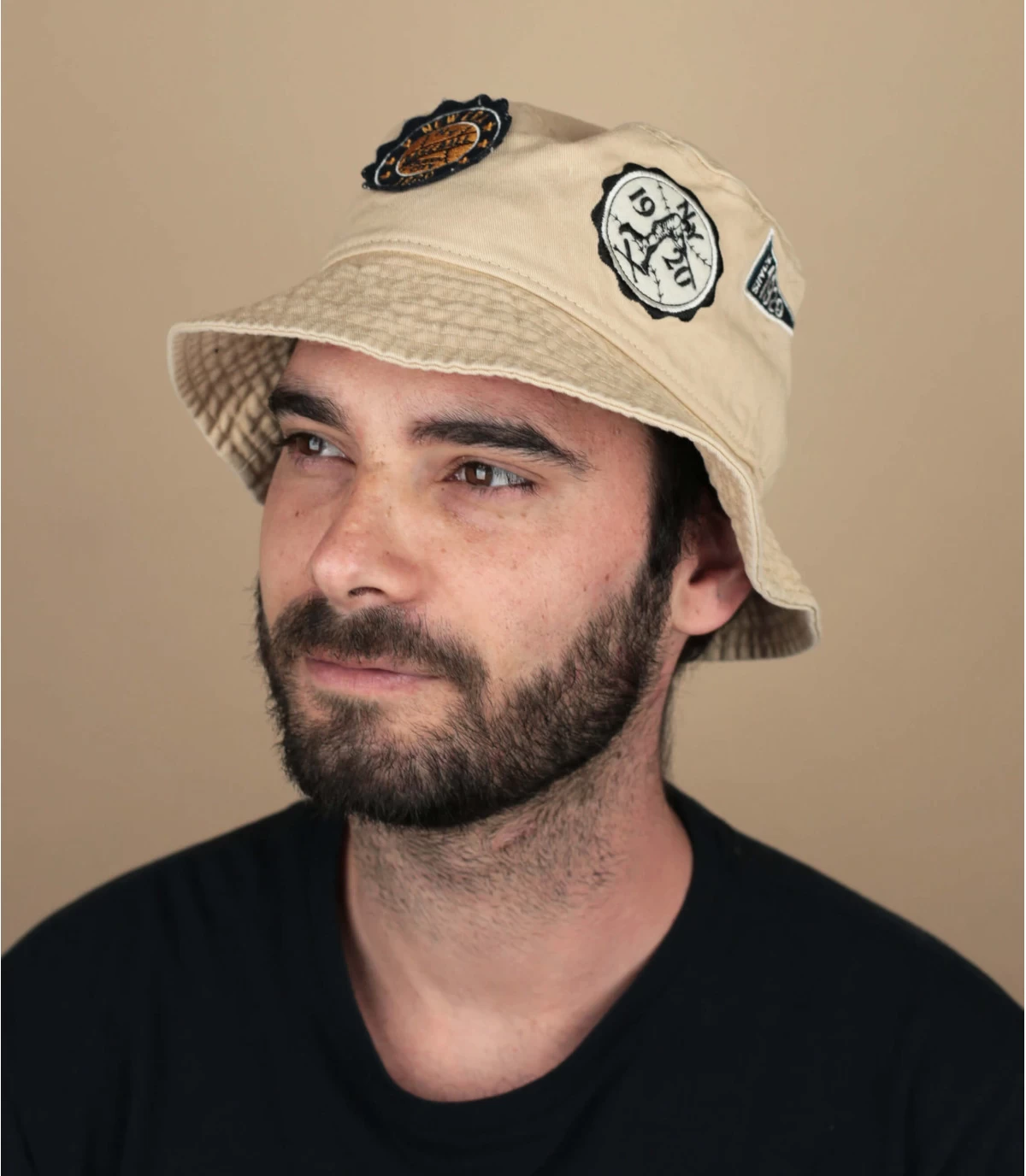 NEW ERA All Over Patch Bucket Milk 1 NEW ERA All Over Patch Bucket Milk