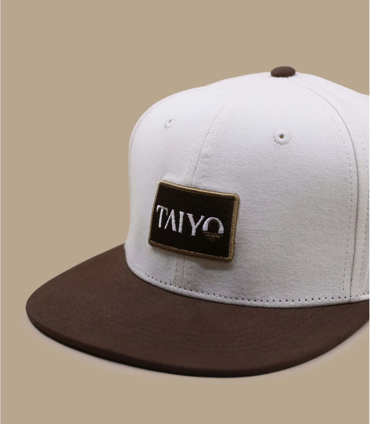 Badge Logo Snapback Beige 3 Badge Logo Snapback Beige – Image 3