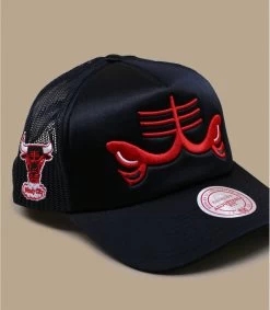 Mitchell & Ness Logo Remix Trucker Bulls -Chapeau Chic Soldes Boutique logo remix trucker bulls 2