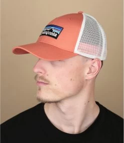 Patagonia P6 Logo Lopro Trucker Quartz Coral