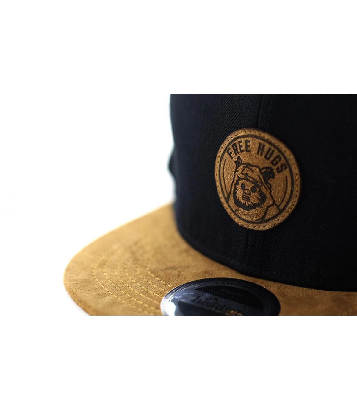 Snapback Free Hugs Black Suede 3 Snapback Free Hugs Black Suede – Image 3