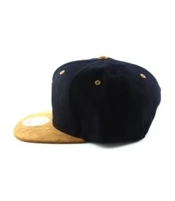 Snapback North Land Black Brown -Chapeau Chic Soldes Boutique snapback north land black brownWinter20is20here20snapback20North20Land20noir20suede